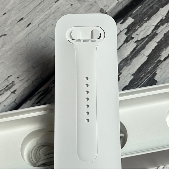 Apple Watch - Series 2 - Comes with Original Box - Picture 6 of 9